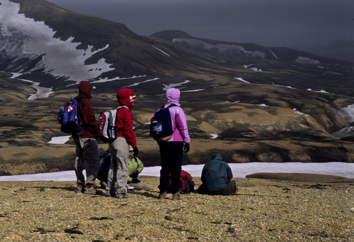 People watching Laugavegur trail